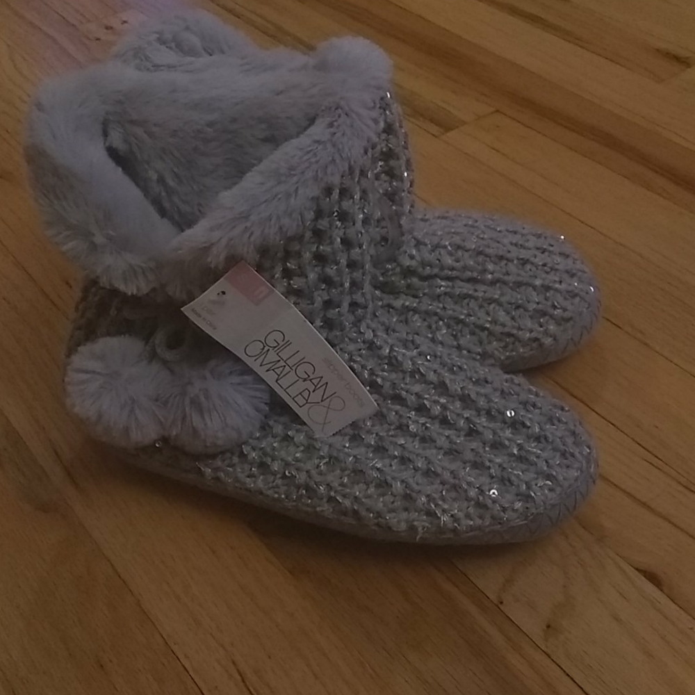 NWT sparkle gray slippers!